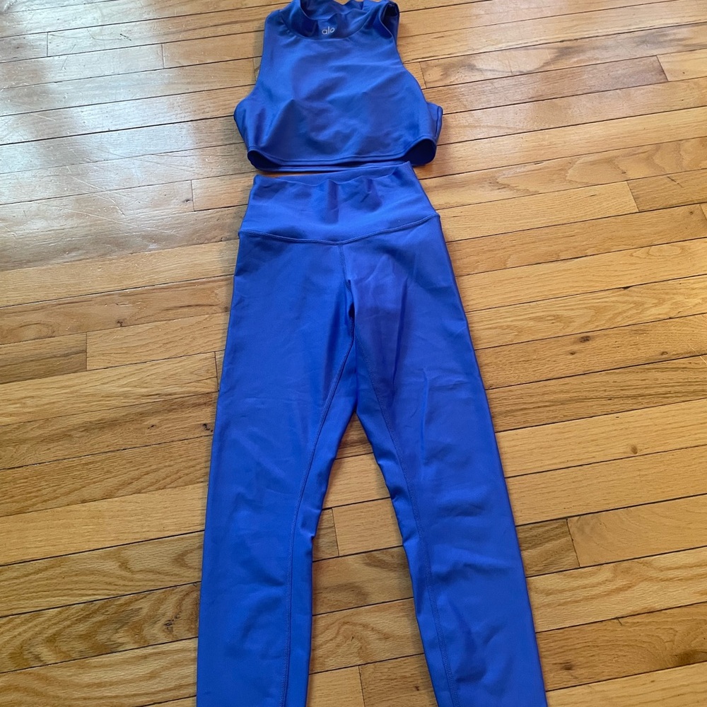 Alo workout outfit
